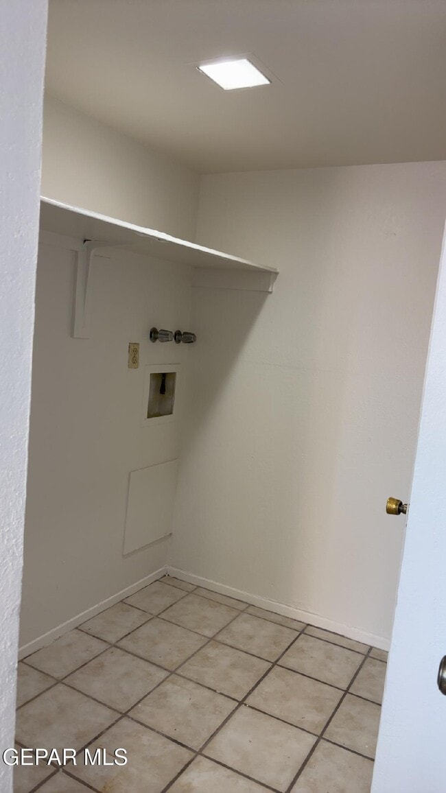 Building Photo - 10905 Bob Stone Dr