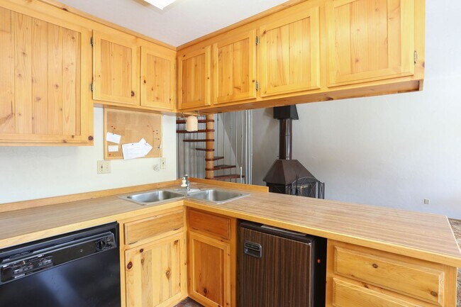 Foto del edificio - Cabin in the woods!  A frame with views! F...