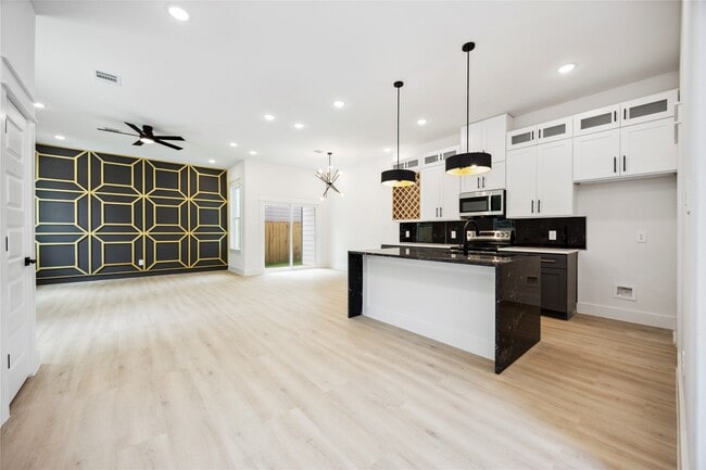 Foto del edificio - 4601 Newberry St