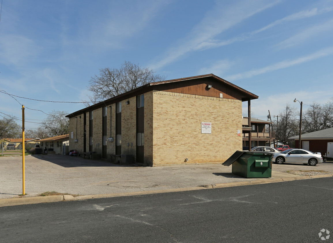 Foto del edificio - East Town Apartments