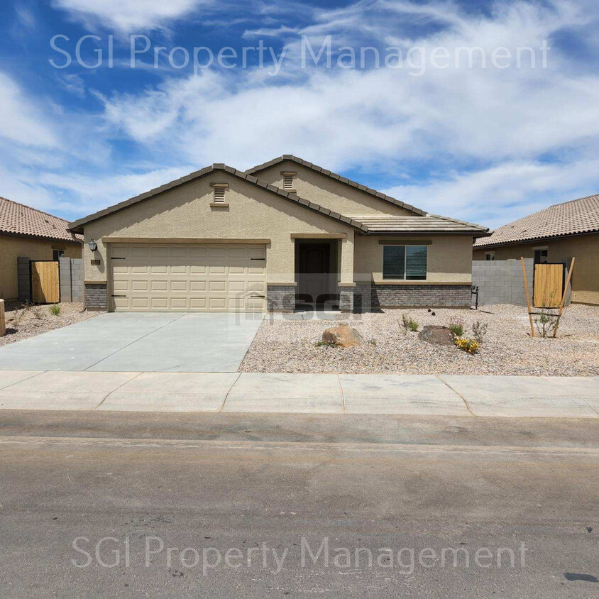 Primary Photo - Casa Grande home ready for move in