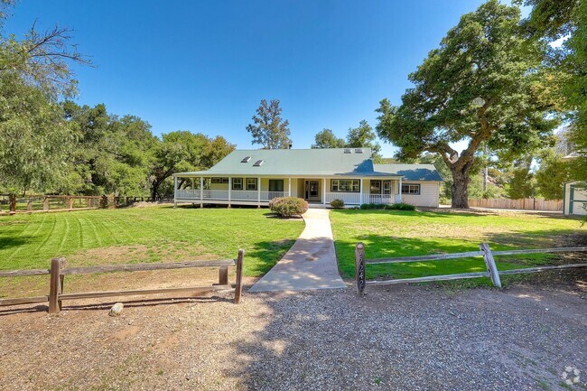 Owner maintains yard - 22242 Little Klondike Rd