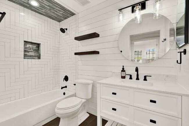 Foto del edificio - Charming 2-Bedroom + Bonus Room/Loft, 2-Bath Townhome Retreat in Conway!