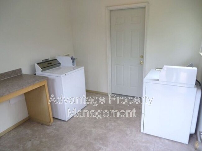 Foto del edificio - 739 Jackson St W