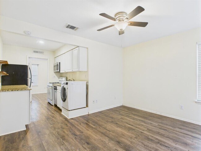 Foto del edificio - 1106 W 22nd St