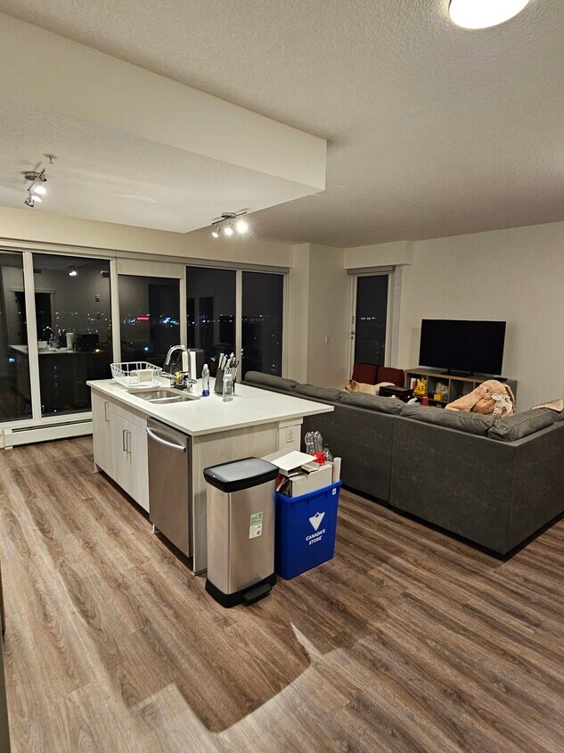 Primary Photo - 10215 95 St NW