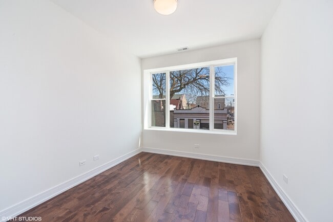 Building Photo - 2510 S Sacramento Ave
