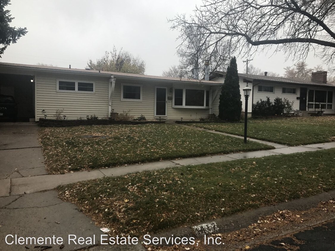 Primary Photo - 1417 Eagle View Dr