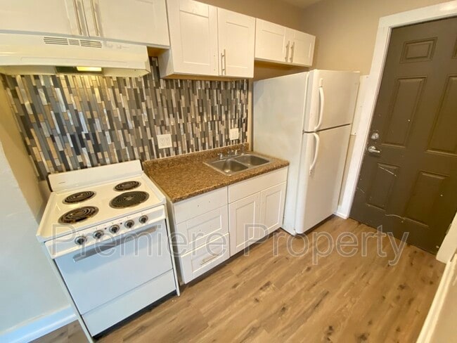 Foto del edificio - 2102 E 33rd St