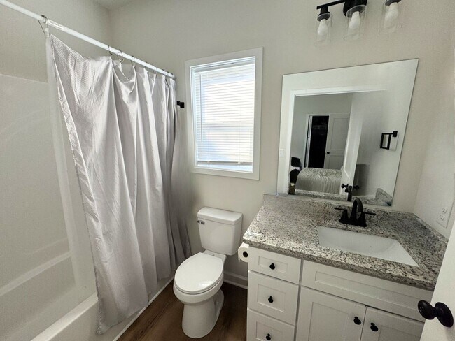 Foto del edificio - NEW CONSTRUCTION HOME AVAILABLE AUGUST 6 2026!