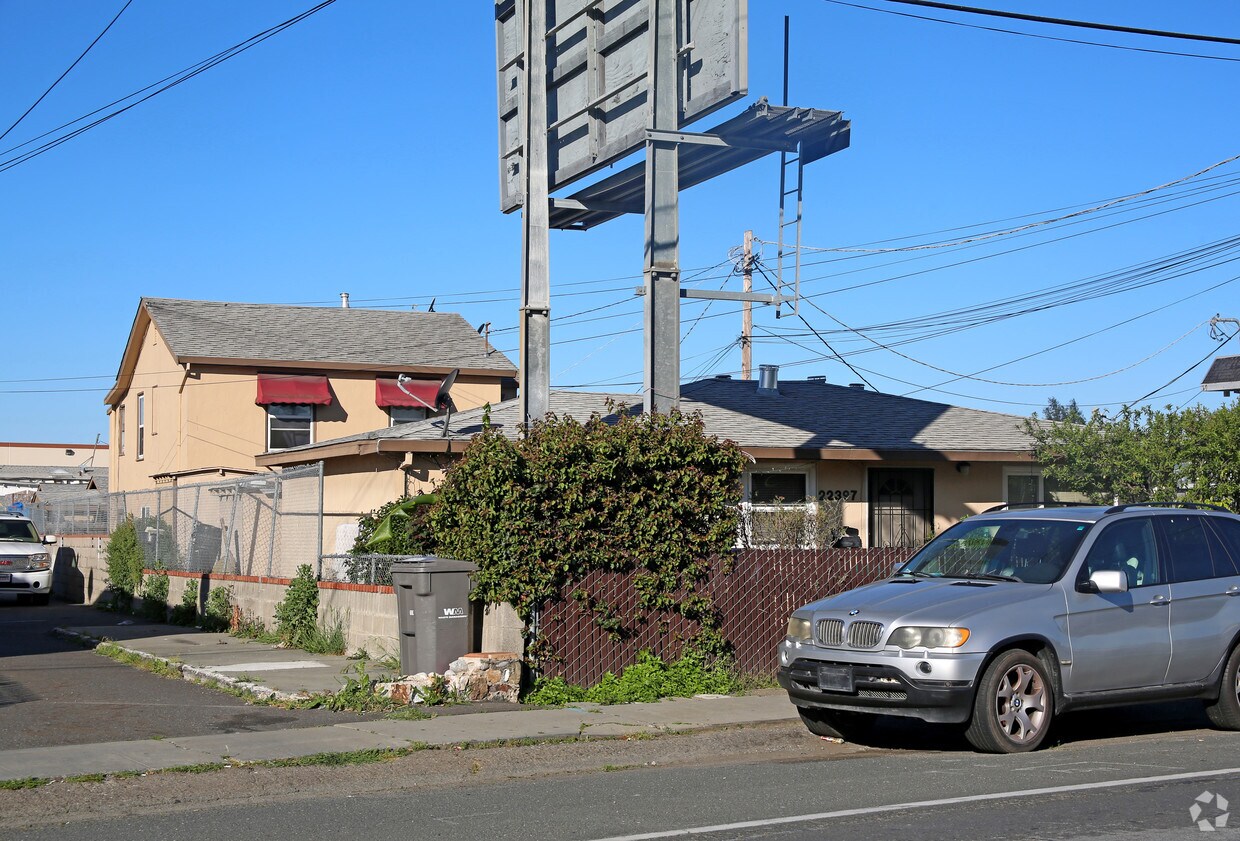 Building Photo - 22389-22397 Meekland Ave