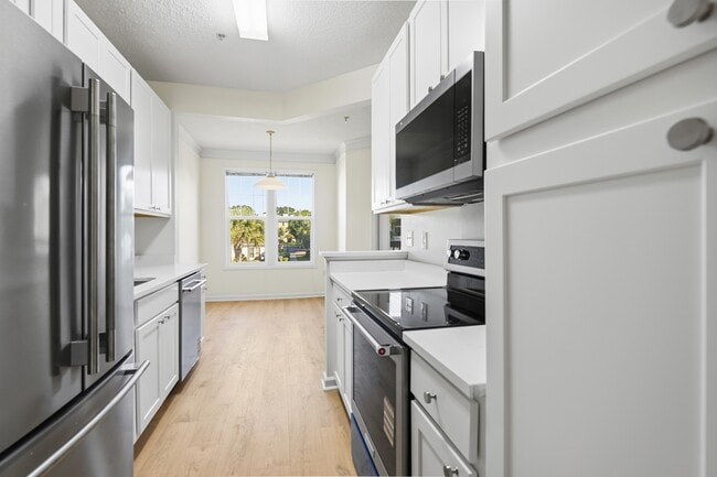 Building Photo - 1127 Rosewood Ln
