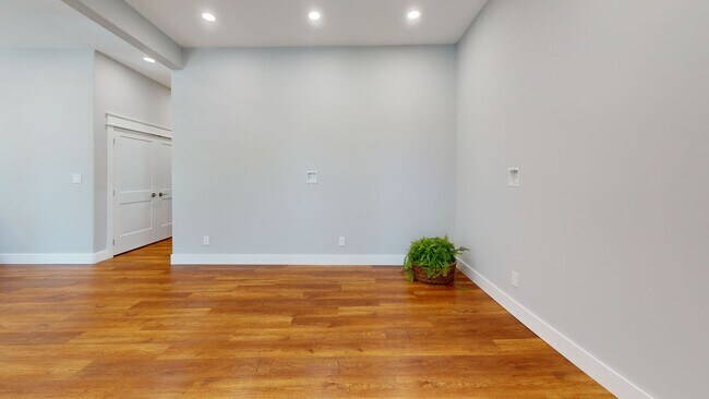 Foto del edificio - 1401 Forest Ave