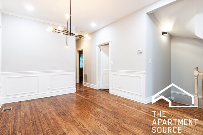 Foto del edificio - 2509 W Diversey Ave