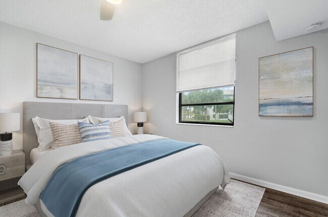Foto del edificio - 3710 Whitehall Dr