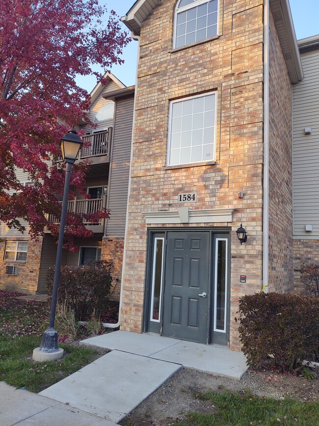 Building Photo - 1584 W Crystal Rock Ct