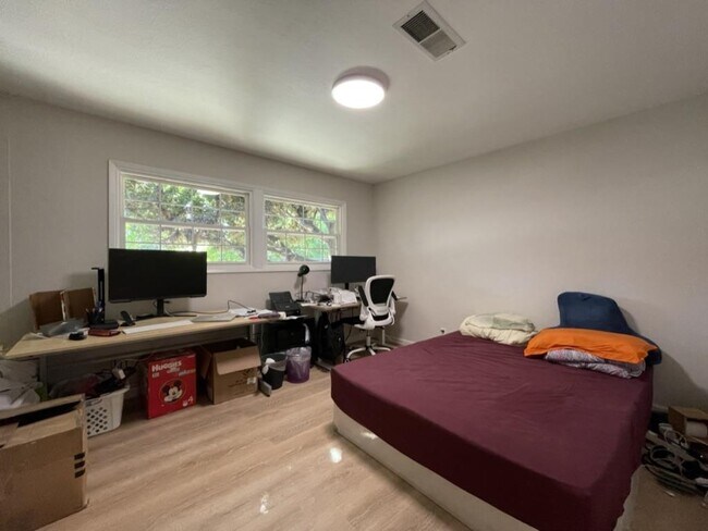 Foto del edificio - 1821 Andrews Ave