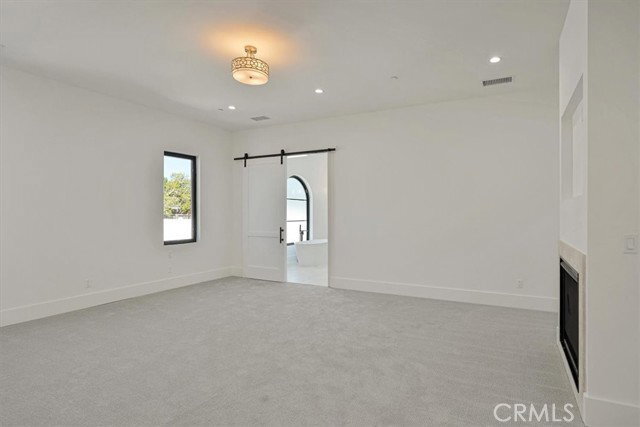 Foto del edificio - 5520 Woodlake Ave