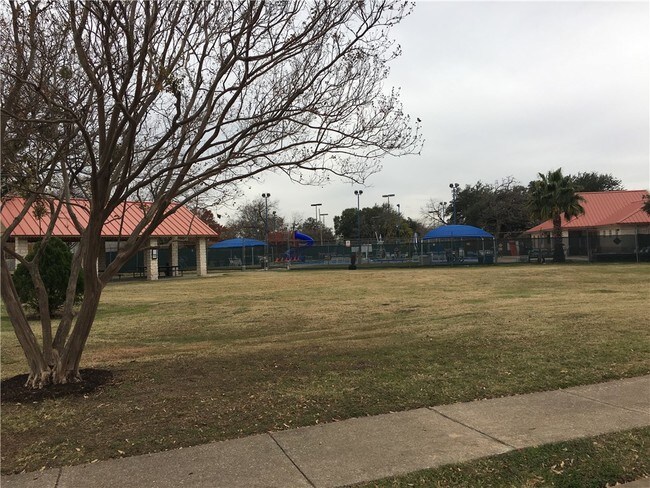 Foto del edificio - 10710 School House Ln