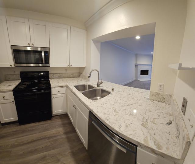 Foto principal - 8870 Villa La Jolla Dr