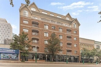 Building Photo - 543 Main St
