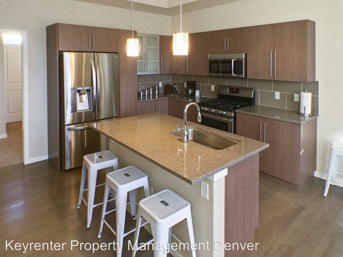 Primary Photo - 2 br, 2 bath Townhome - 2134 N Clay Street