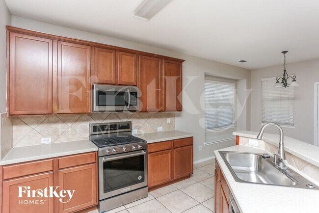 Building Photo - 5620 Old Orchard Dr