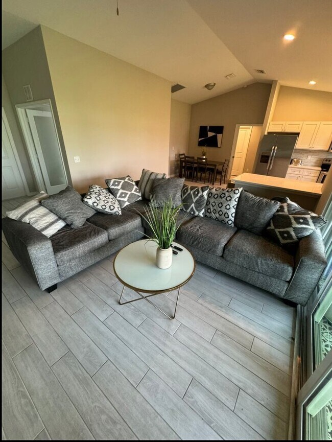 Foto del edificio - 403 SW 31st Pl