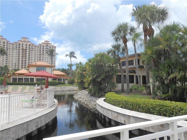 Foto del edificio - 6710 Pelican Bay Blvd