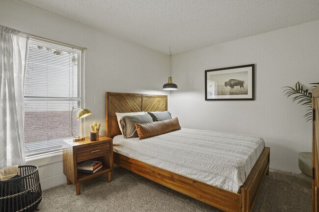 Foto del edificio - Phoenix Apts.