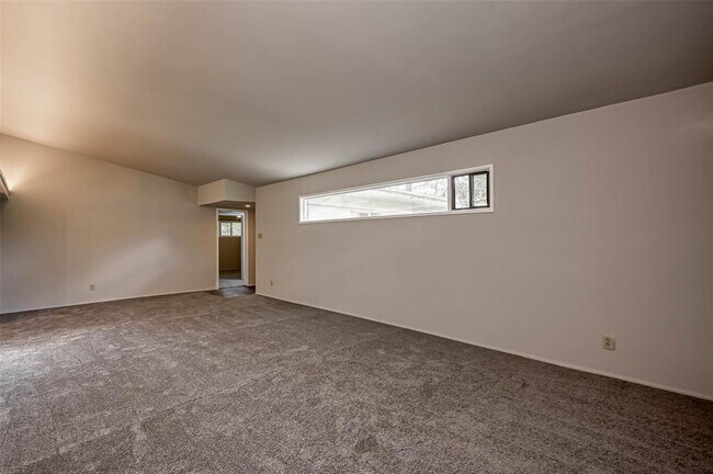 Building Photo - 518 Gingham Dr