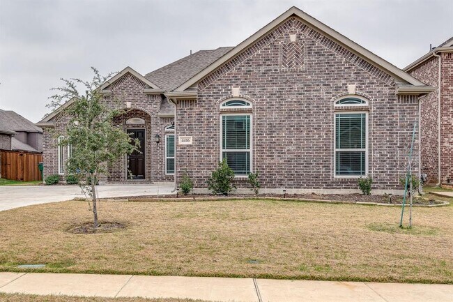 Foto del edificio - 4416 Rainwater Creek Way