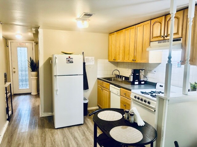 Foto del edificio - 1421 F St NE