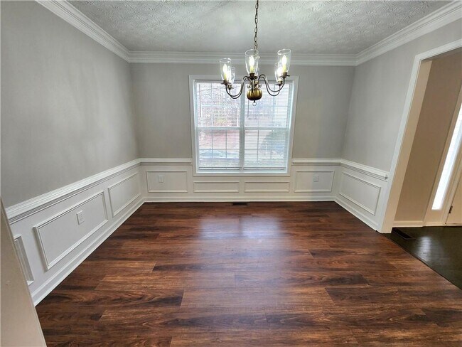 Foto del edificio - 1645 Rushing River Way