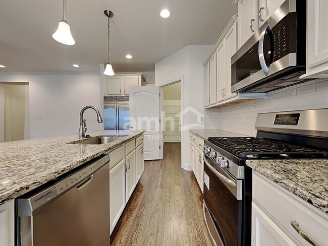 Building Photo - 108 Doral Blue Drive