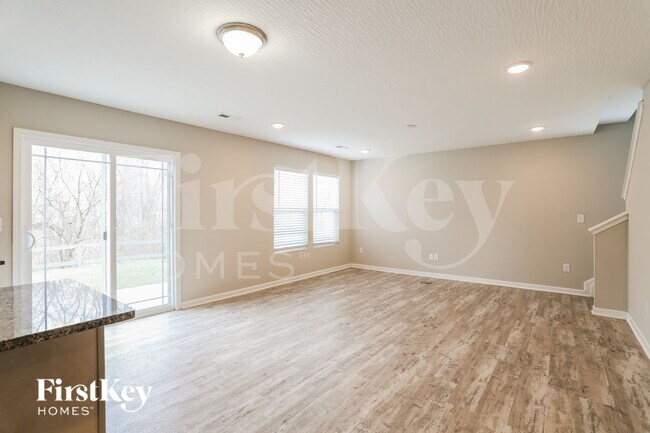 Building Photo - 1691 Eastbrook Dr N