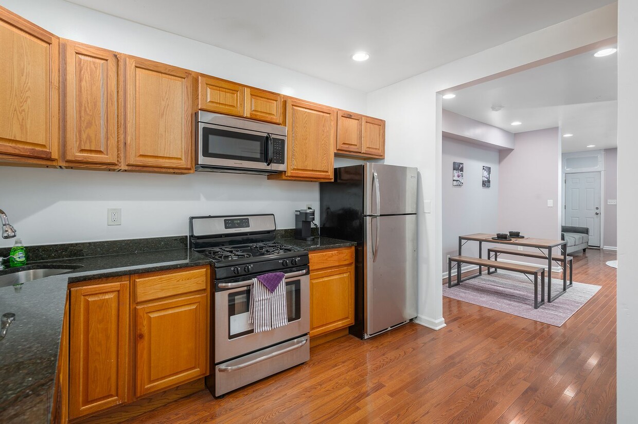 Foto principal - Beautiful 2 Bedroom in Baltimore, Fully Fu...