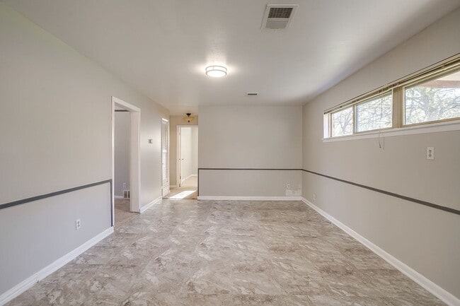 Building Photo - Great 4 Bed, 2 Bath Rental Available for New Tenants- 76134