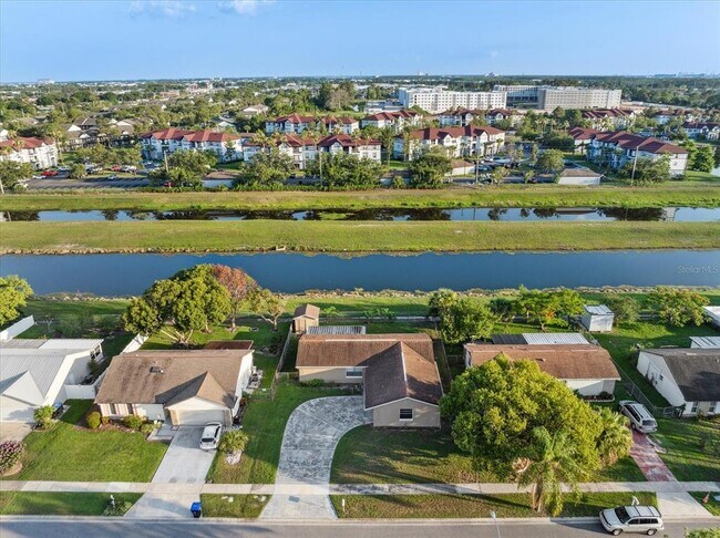 Foto del edificio - 2416 Mace St