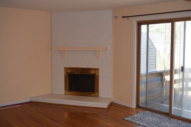 Foto del edificio - 11 Hilltop Ln