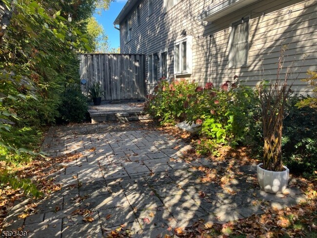 Foto del edificio - 8 Jane Rd