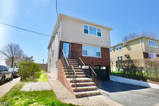 Foto del edificio - 25 Sanford Ave