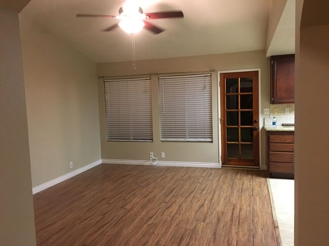 Foto del edificio - 2170 N Spruce Ave
