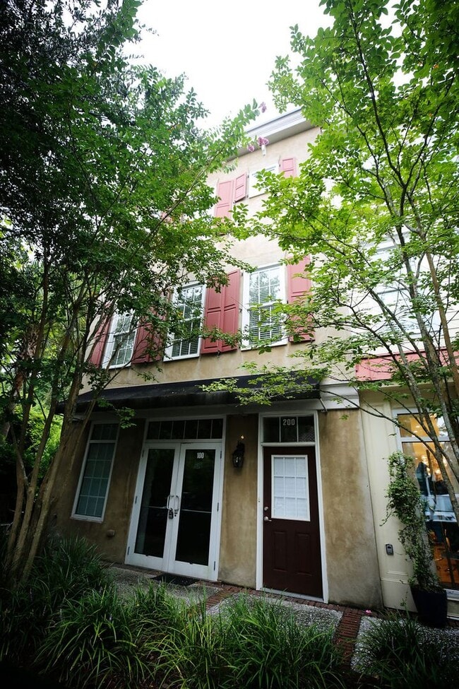 Building Photo - 720 S Shelmore Blvd