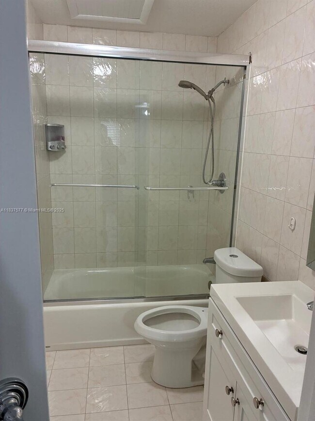 Foto del edificio - 16304 SW 103rd Ct