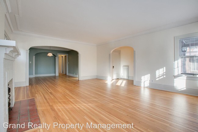 Building Photo - 149-151 Lexington Pkwy S