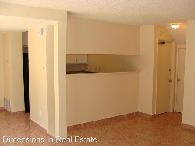 Building Photo - 3 br, 2.5 bath House - 2039 Terraspiro Avenue