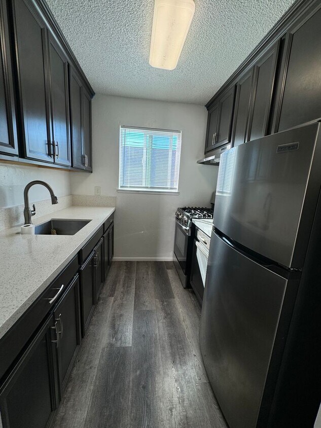 Foto principal - 212 D St