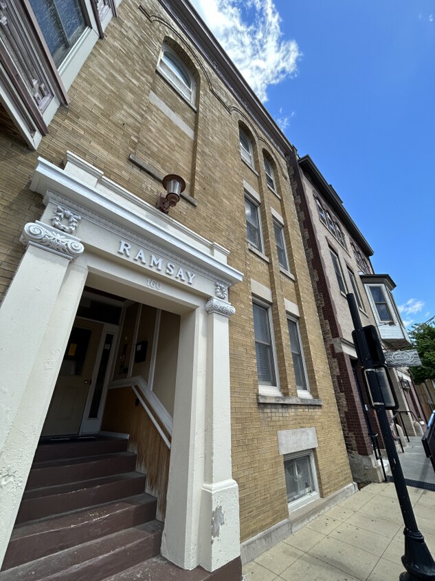 Primary Photo - 2 bedroom in Elgin IL 60120