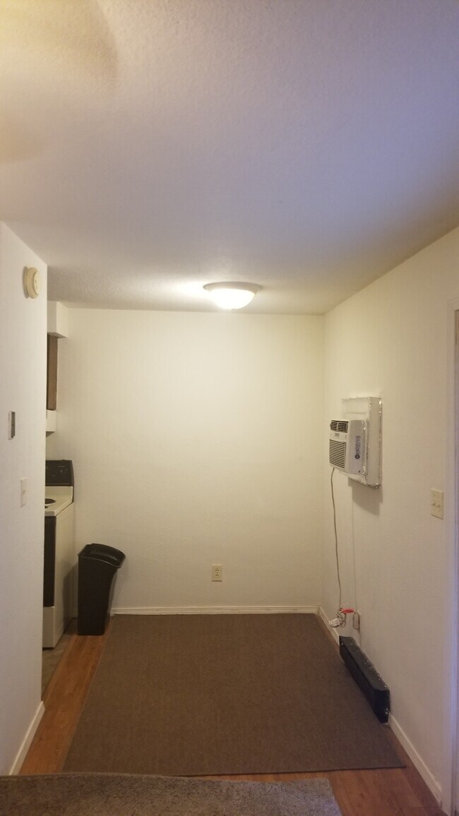 Building Photo - 1111 Cape Hills Drive